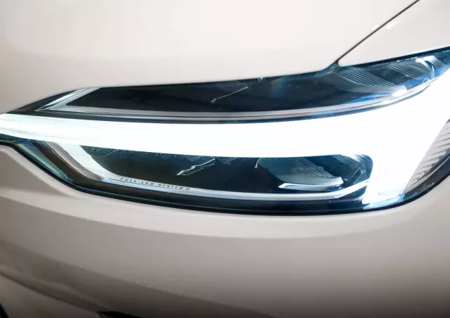 VOLVO XC 60 T8 AWD Plug-In Hybrid Polestar Engineered