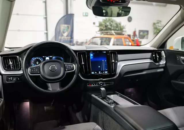 VOLVO XC 60 T8 AWD Plug-In Hybrid Polestar Engineered