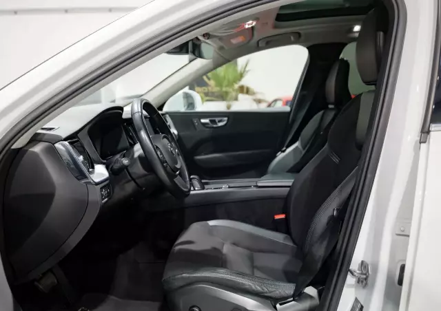 VOLVO XC 60 T8 AWD Plug-In Hybrid Polestar Engineered