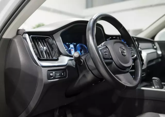 VOLVO XC 60 T8 AWD Plug-In Hybrid Polestar Engineered