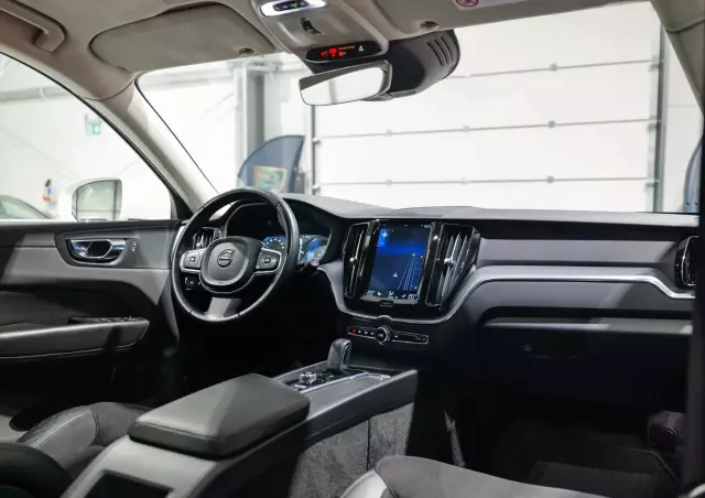 VOLVO XC 60 T8 AWD Plug-In Hybrid Polestar Engineered