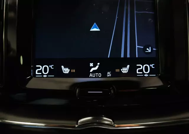 VOLVO XC 60 T8 AWD Plug-In Hybrid Polestar Engineered