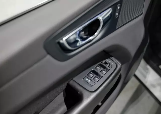 VOLVO XC 60 T8 AWD Plug-In Hybrid Polestar Engineered