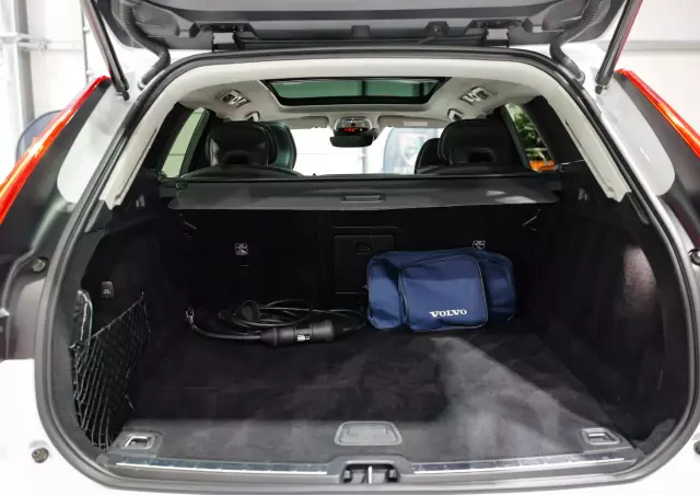 VOLVO XC 60 T8 AWD Plug-In Hybrid Polestar Engineered