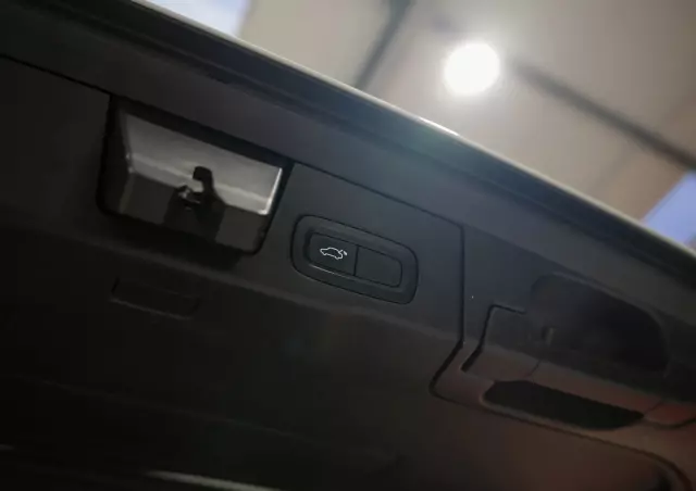 VOLVO XC 60 T8 AWD Plug-In Hybrid Polestar Engineered