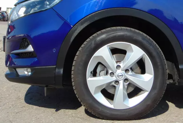 NISSAN Qashqai 1.3 DIG-T Tekna