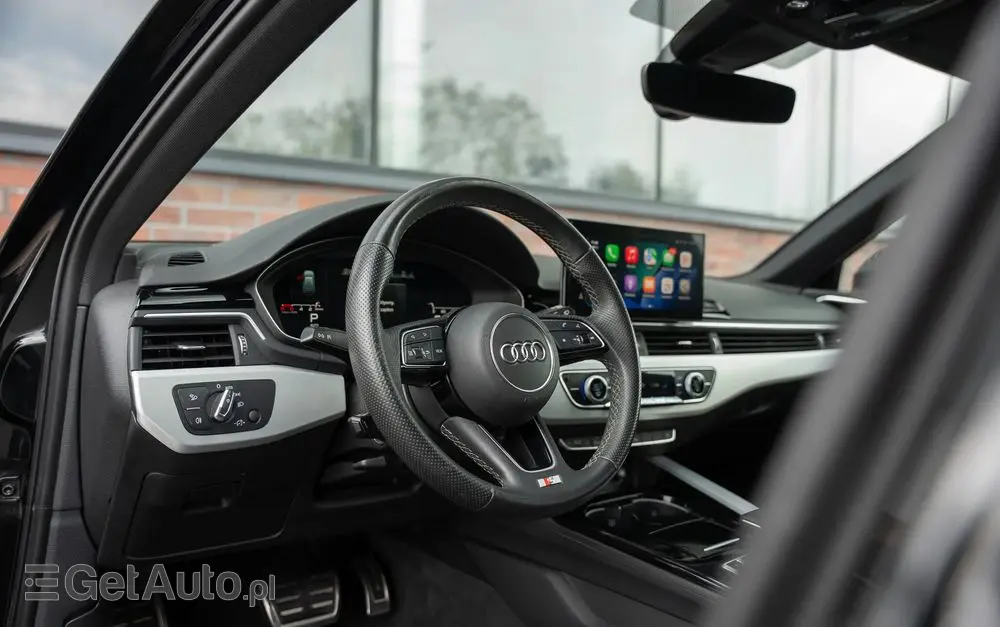 AUDI A4 Avant 35 TFSI S tronic S line