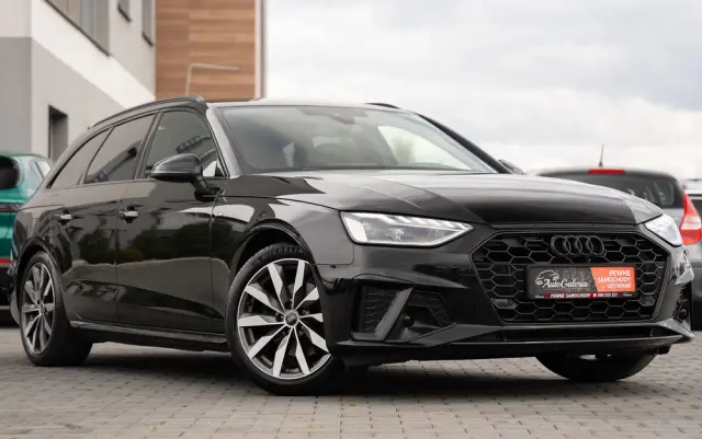 AUDI A4 Avant 35 TFSI S tronic S line
