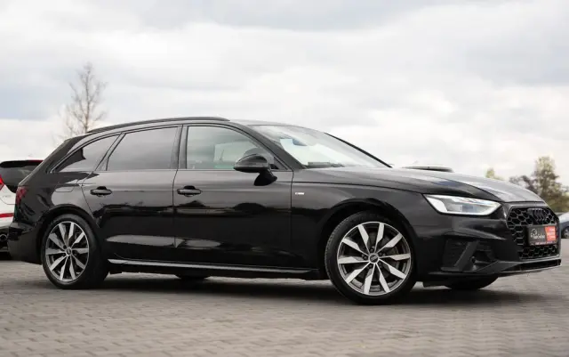 AUDI A4 Avant 35 TFSI S tronic S line