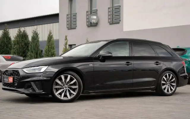 AUDI A4 Avant 35 TFSI S tronic S line