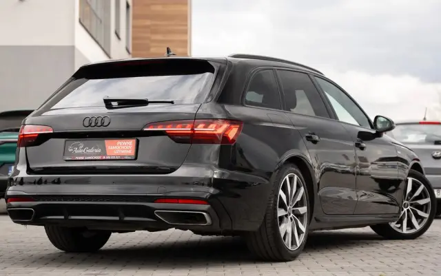 AUDI A4 Avant 35 TFSI S tronic S line