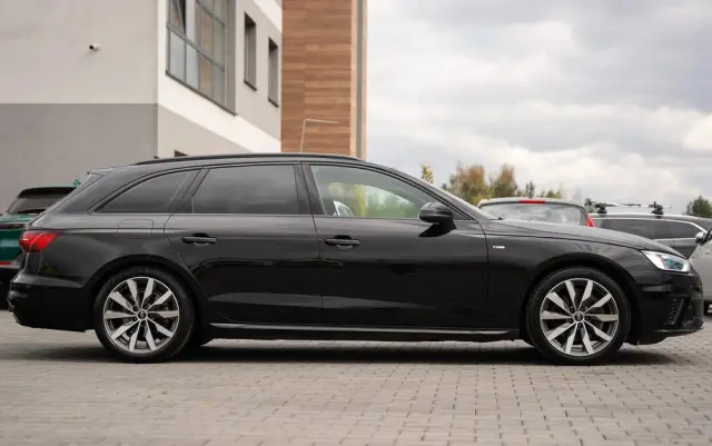 AUDI A4 Avant 35 TFSI S tronic S line