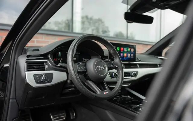 AUDI A4 Avant 35 TFSI S tronic S line
