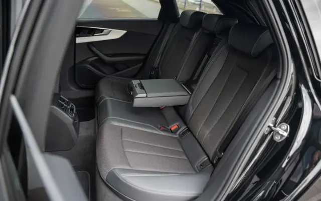 AUDI A4 Avant 35 TFSI S tronic S line
