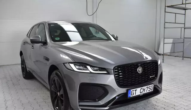 JAGUAR F-Pace 