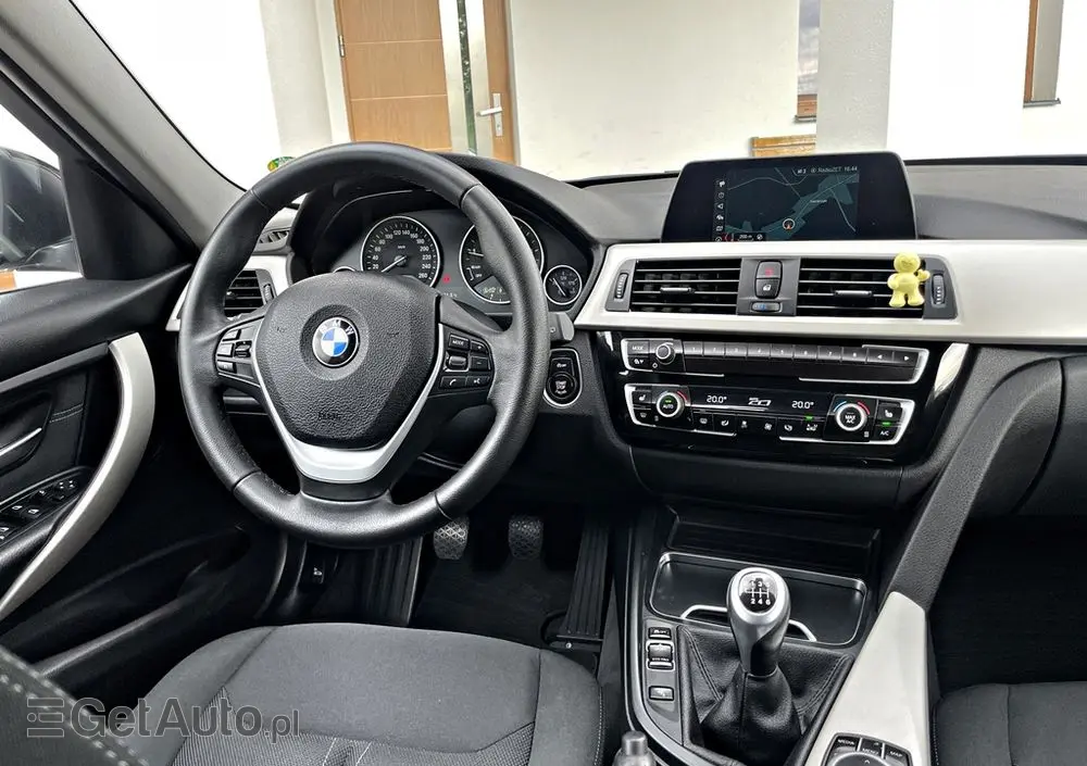 BMW Seria 3 318i GPF Advantage