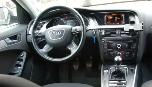 AUDI A4 
