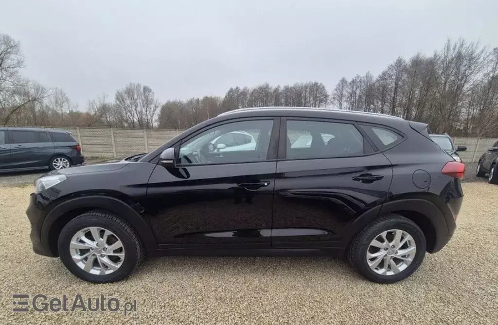 HYUNDAI Tucson 