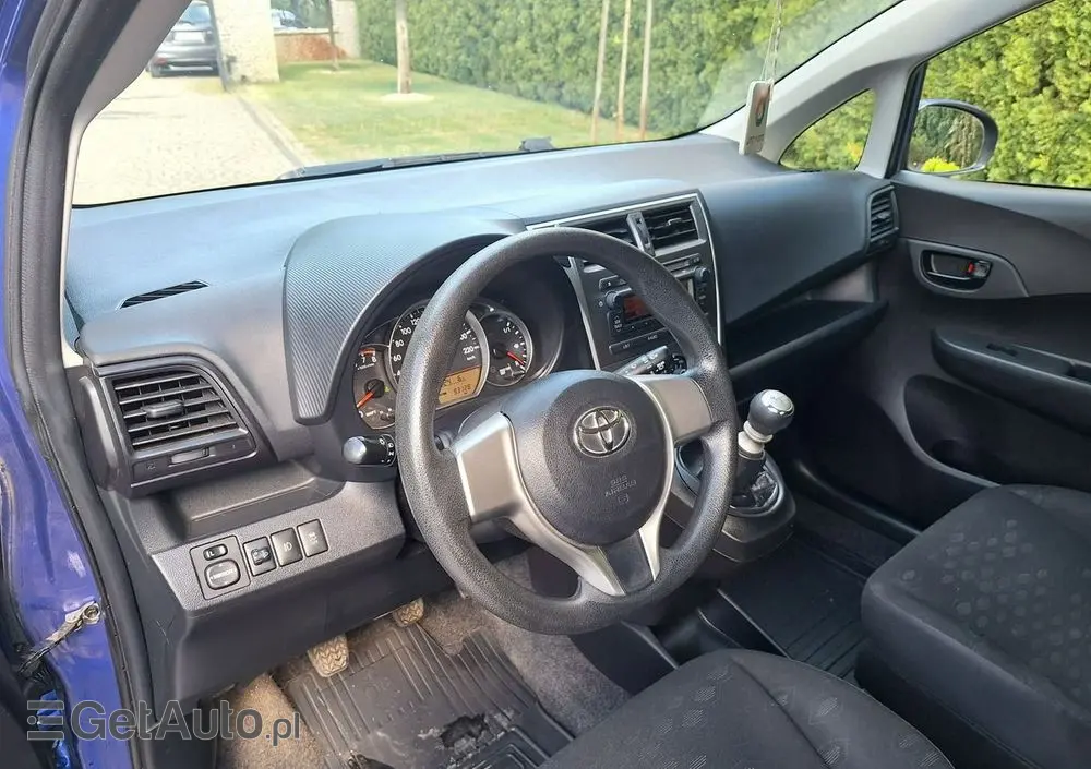 TOYOTA Verso S 1.33 VVT-i Cool
