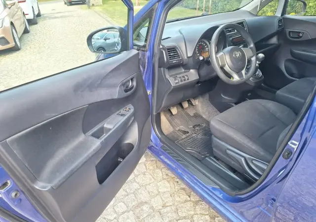 TOYOTA Verso S 1.33 VVT-i Cool