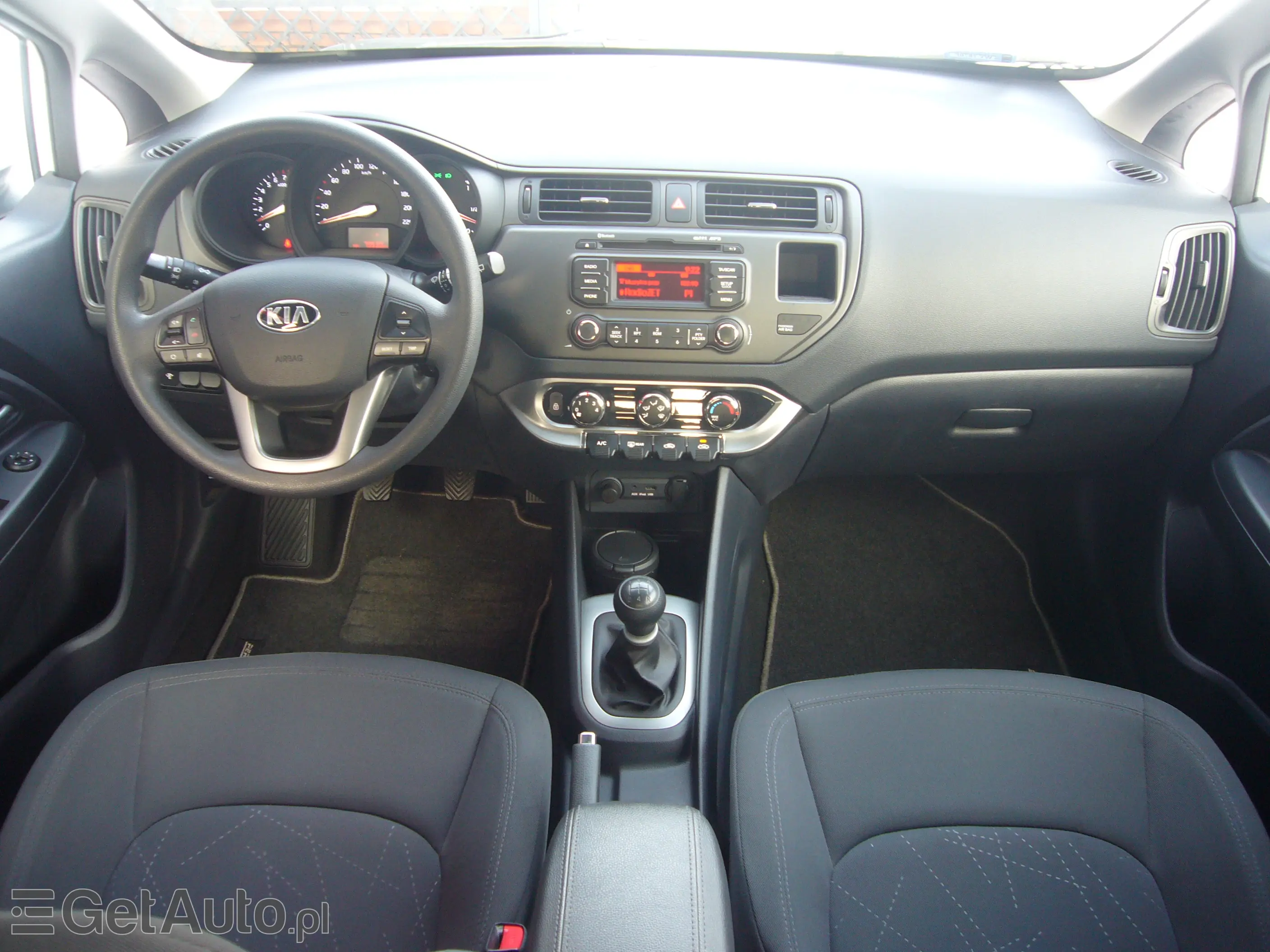 KIA Rio M
