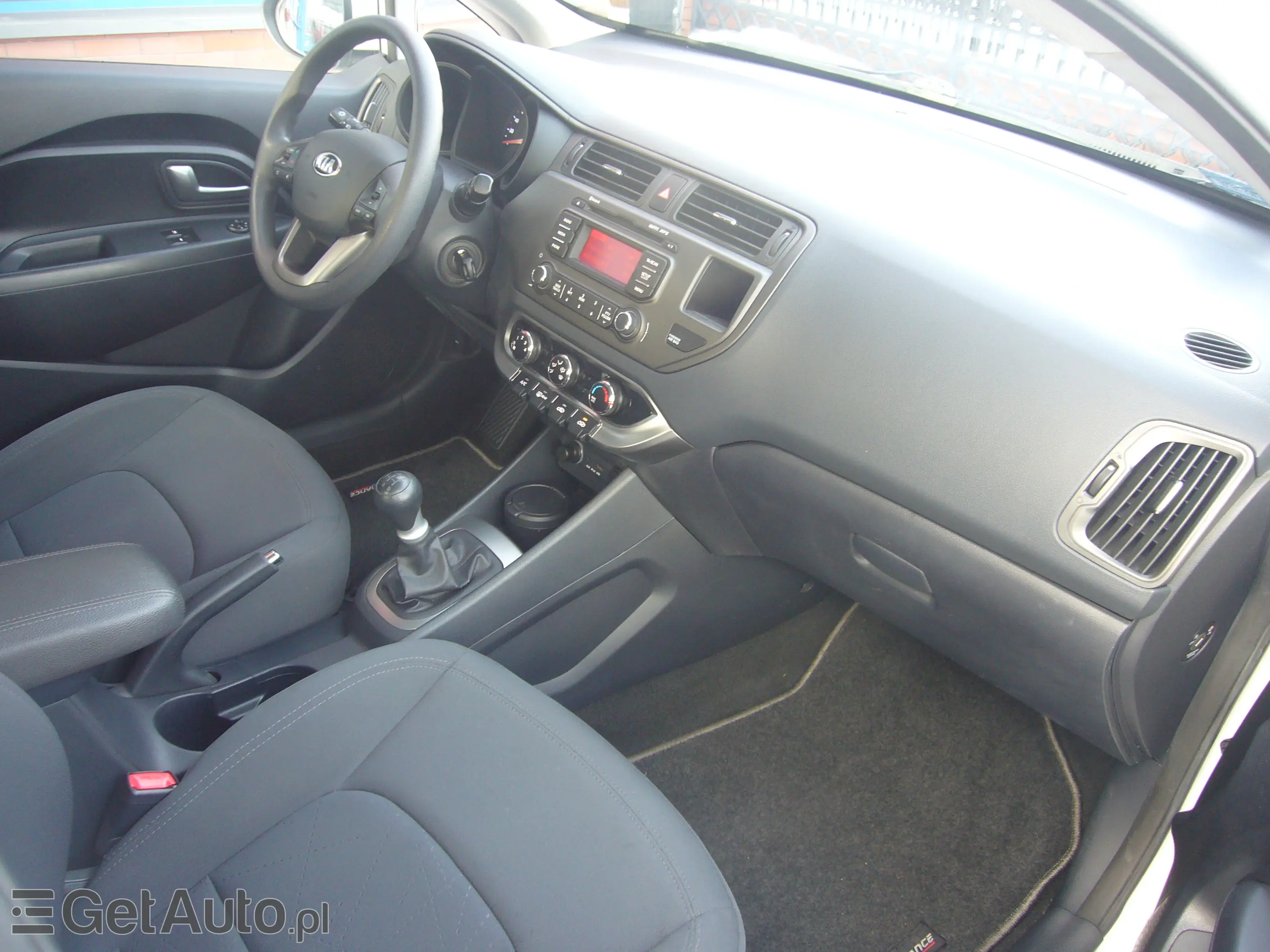 KIA Rio M