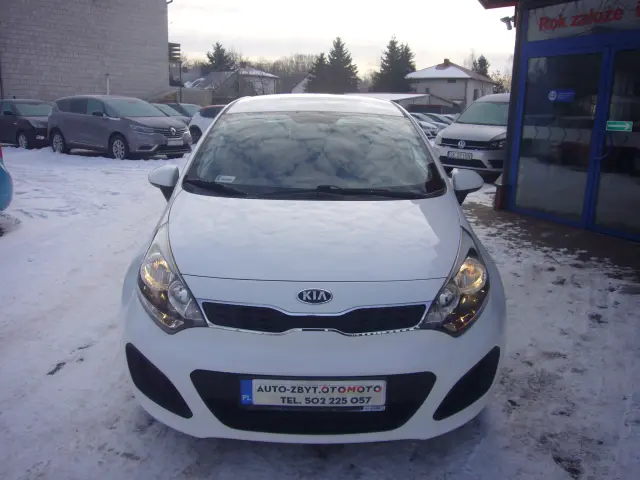 KIA Rio M