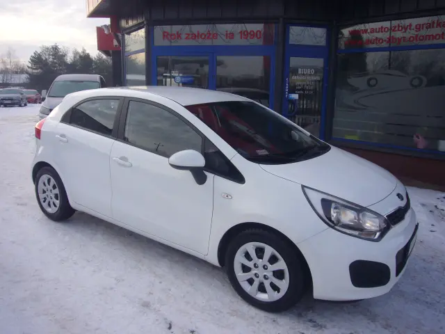 KIA Rio M