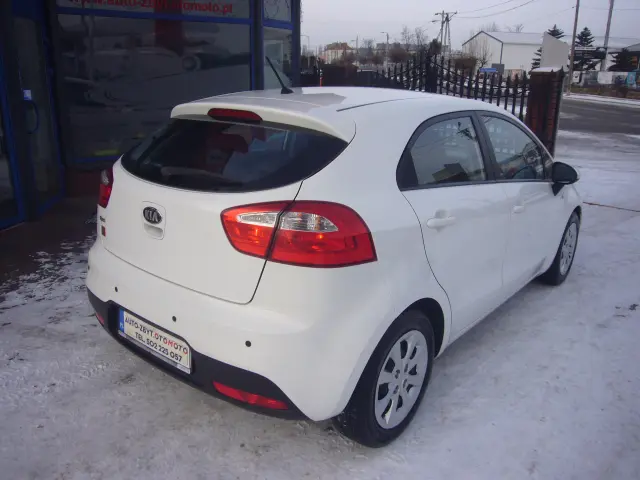 KIA Rio M