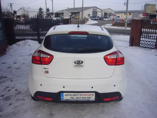 KIA Rio M