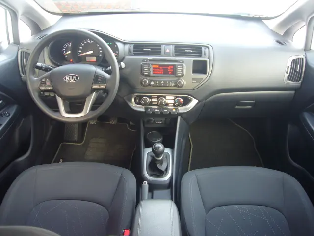 KIA Rio M