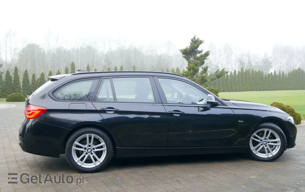 BMW Seria 3 318d Sport Line