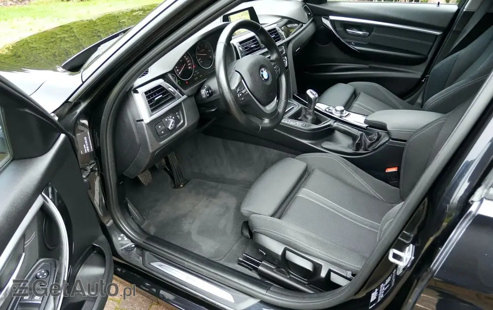 BMW Seria 3 318d Sport Line