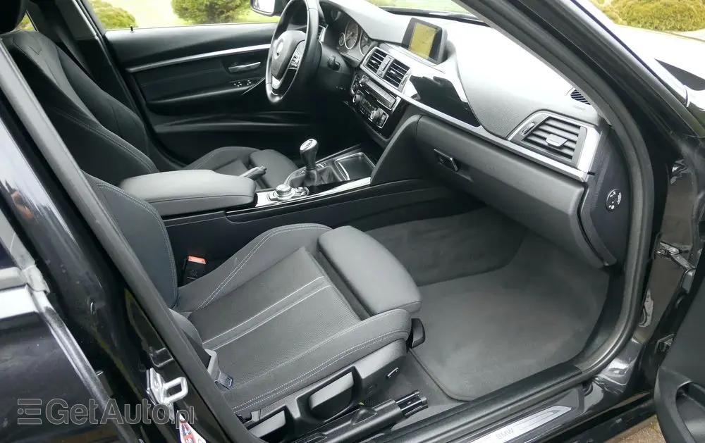 BMW Seria 3 318d Sport Line