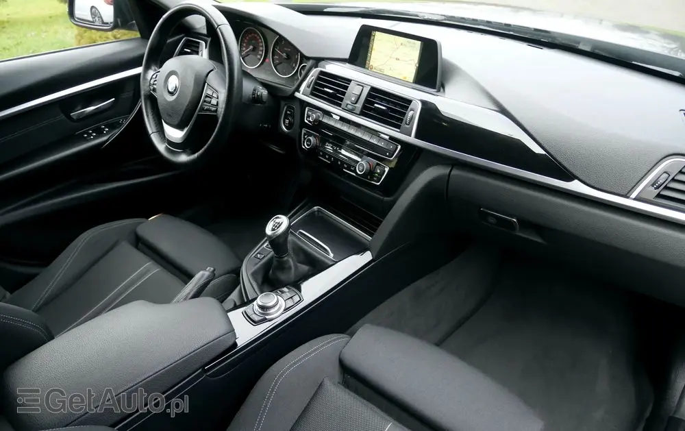 BMW Seria 3 318d Sport Line