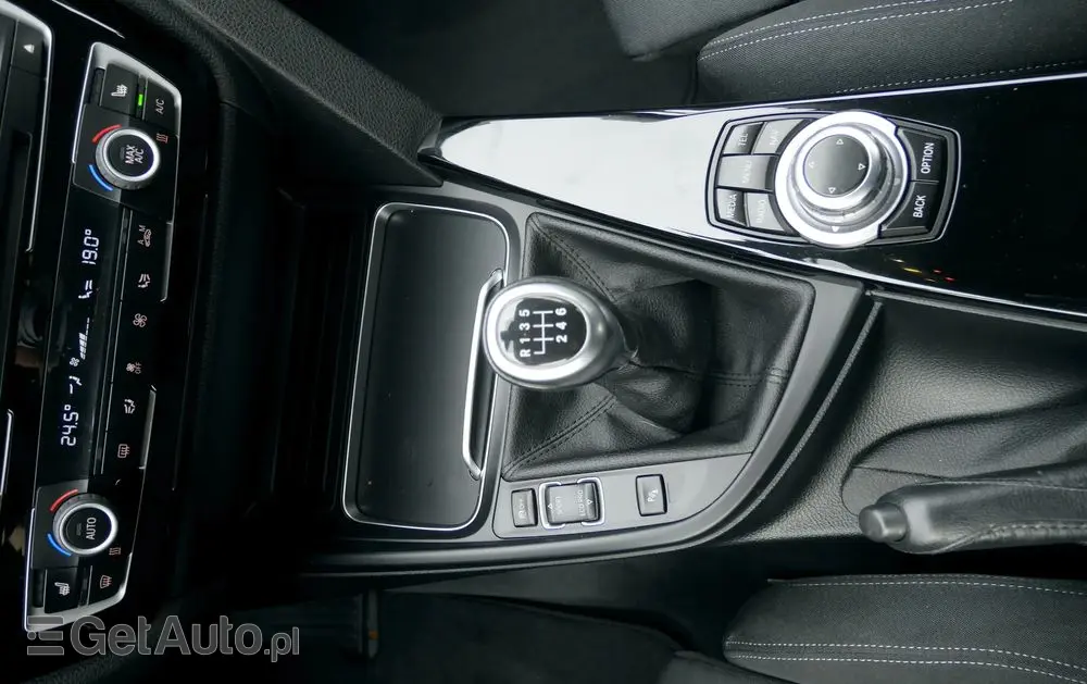 BMW Seria 3 318d Sport Line