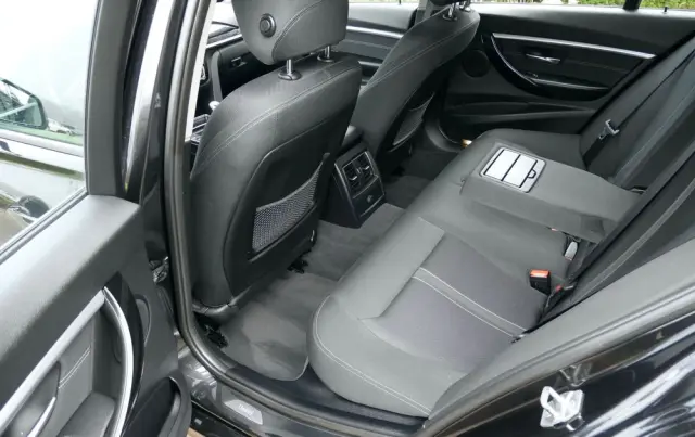 BMW Seria 3 318d Sport Line