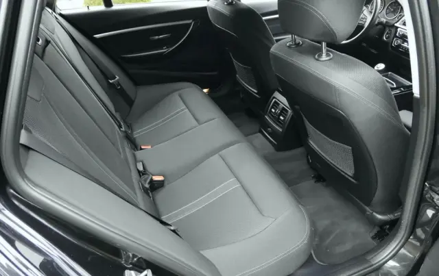 BMW Seria 3 318d Sport Line