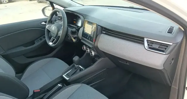 RENAULT Clio 1.6 E-TECH Full Hybrid 145 Evolution