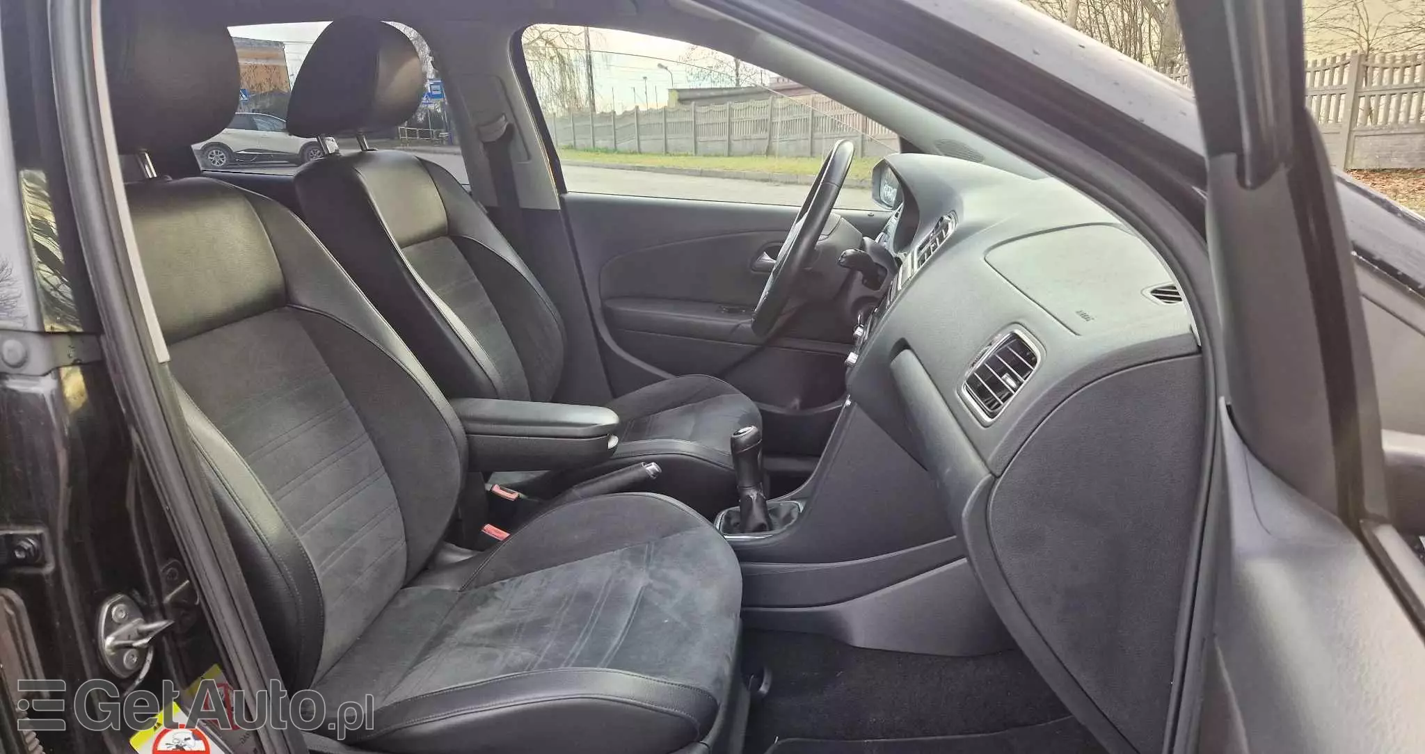 VOLKSWAGEN Polo 1.4 16V Highline