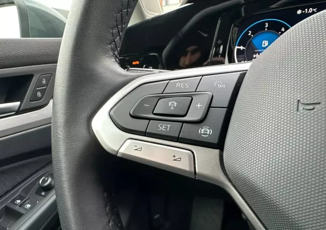 VOLKSWAGEN Golf VIII 2.0 TDI Life