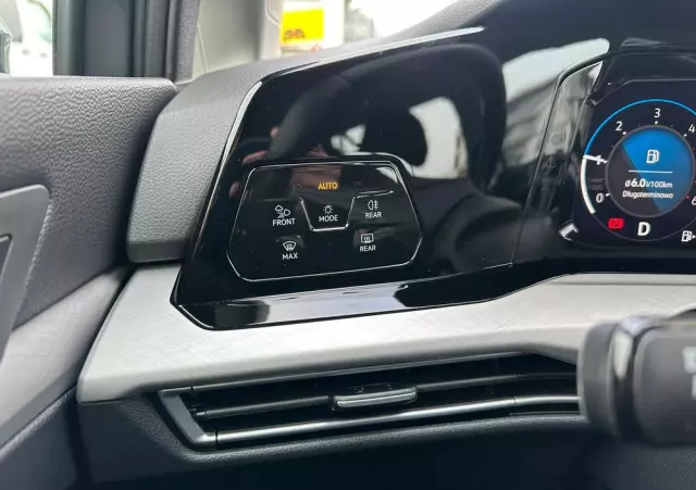 VOLKSWAGEN Golf VIII 2.0 TDI Life