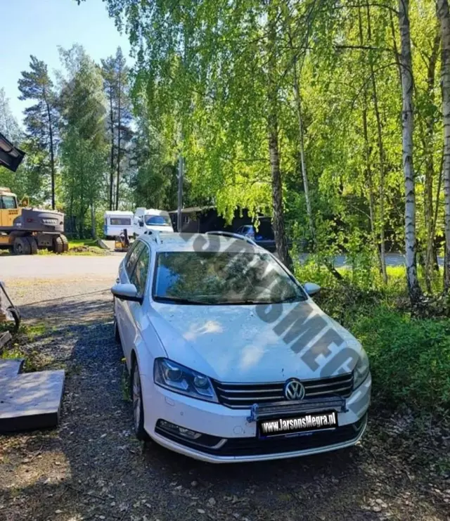 VOLKSWAGEN Passat 