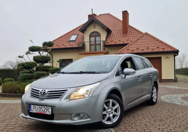 TOYOTA Avensis 