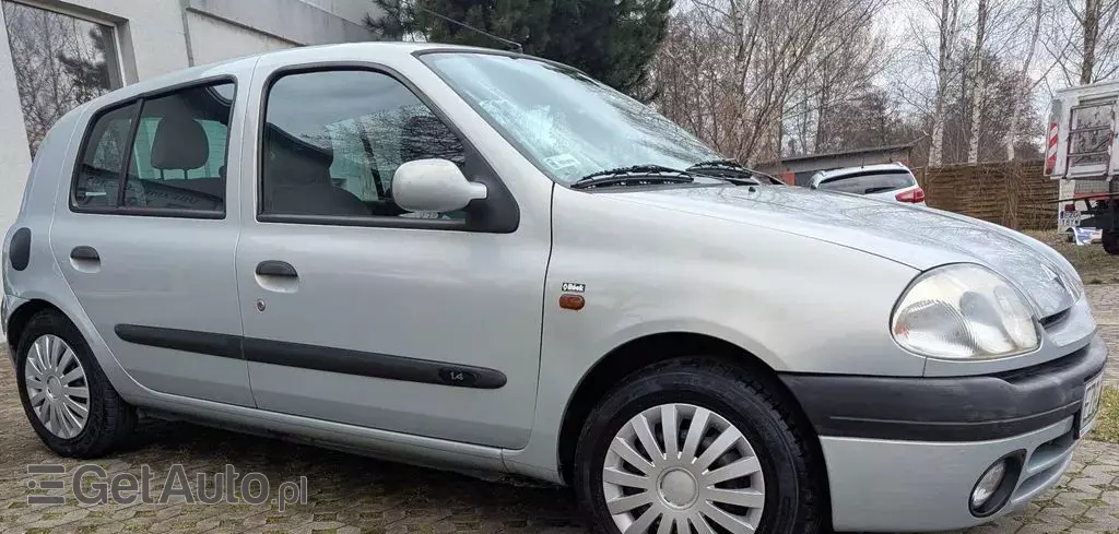 RENAULT Clio 