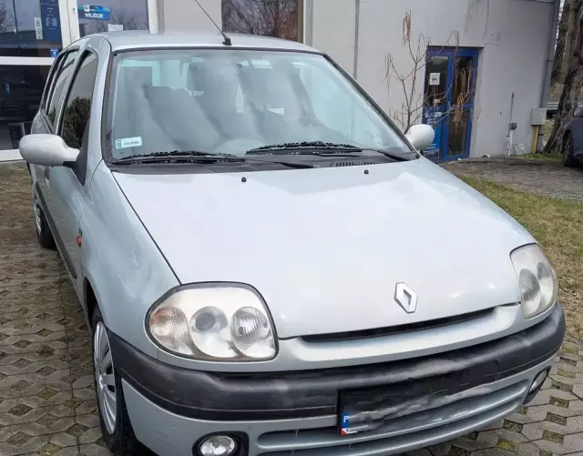 RENAULT Clio 