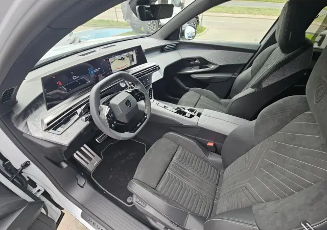 PEUGEOT 5008 1.2 PureTech mHEV GT S&S e-DCS6