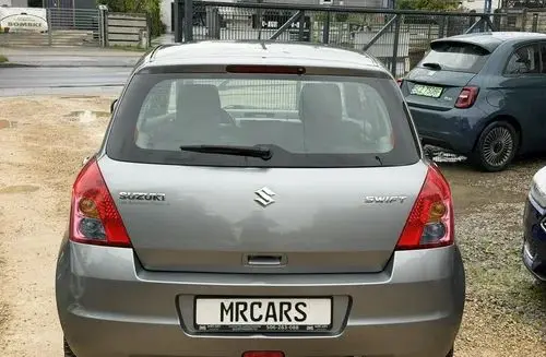 SUZUKI Swift 