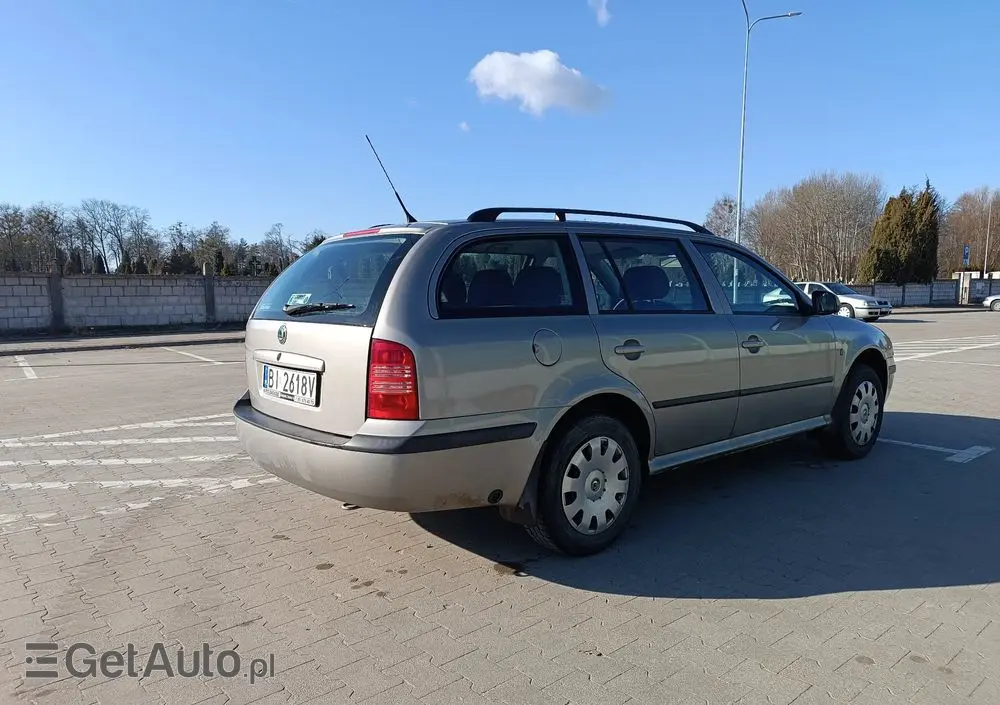 SKODA Octavia 1.6 Family Plus