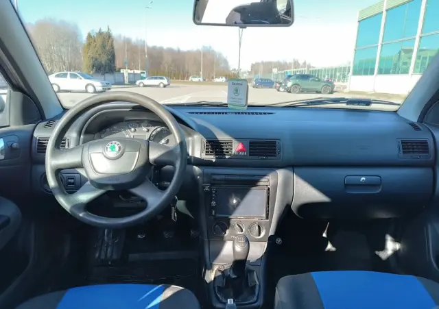 SKODA Octavia 1.6 Family Plus